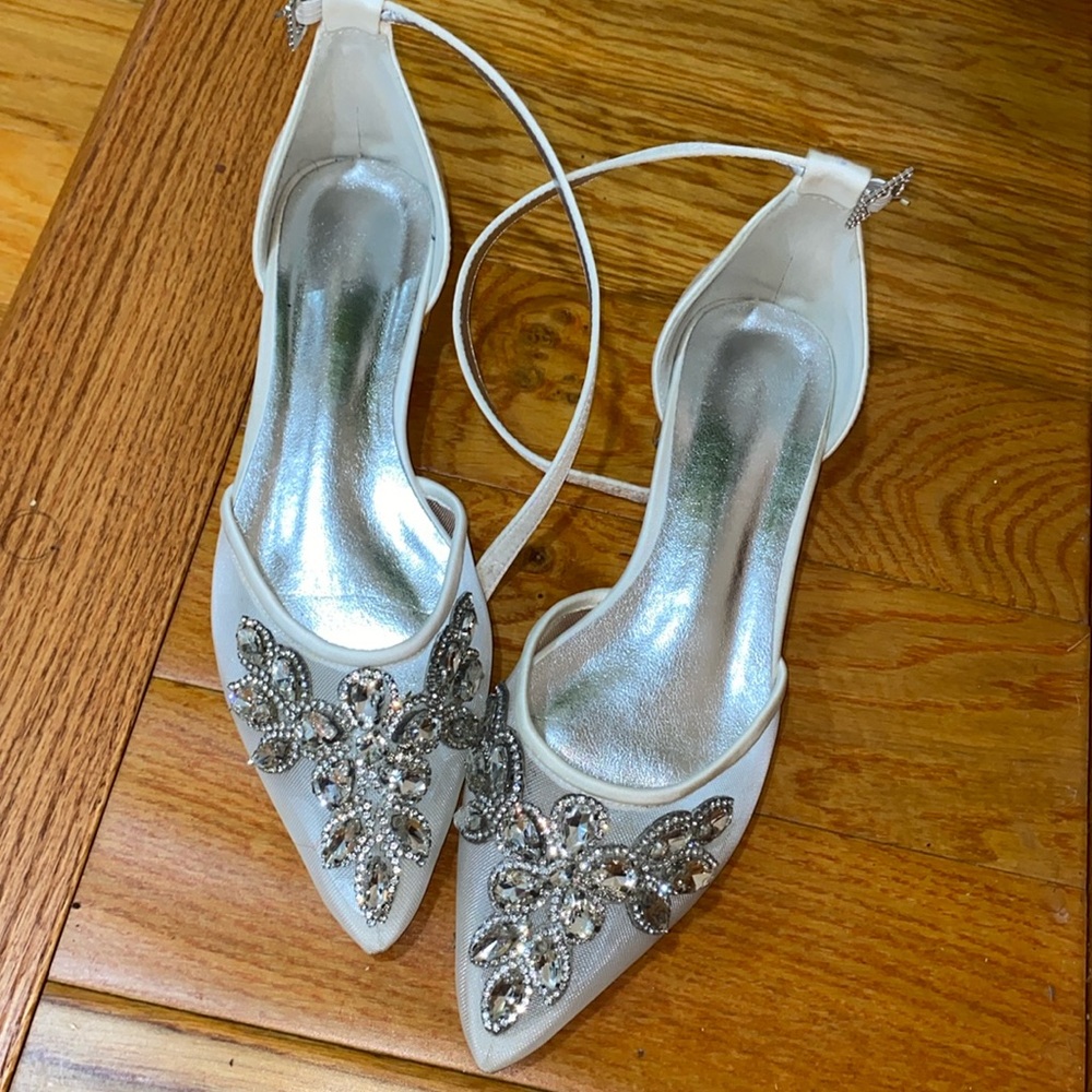 Rhinestone flats for special occasion. Only worn once.Size 8
